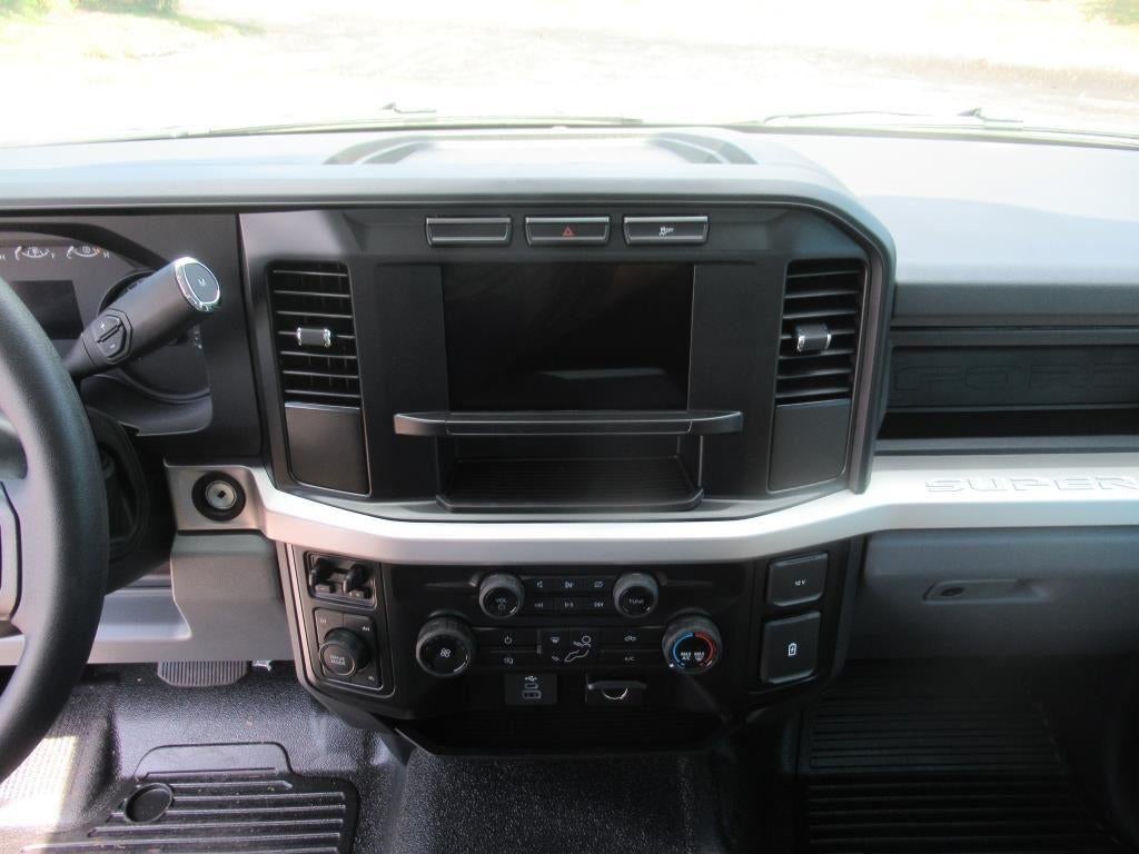2024 Ford Super Duty F-350 DRW XL