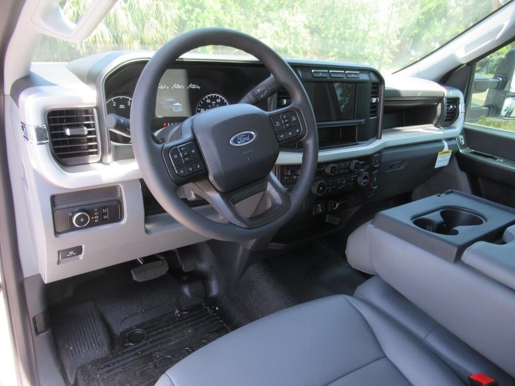 2024 Ford Super Duty F-550 DRW XL