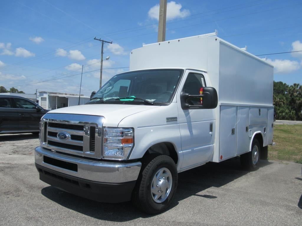2024 Ford E-Series Cutaway E350