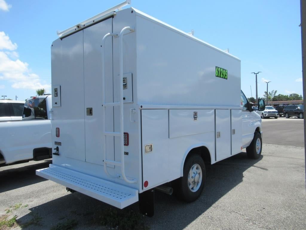 2024 Ford E-Series Cutaway E350