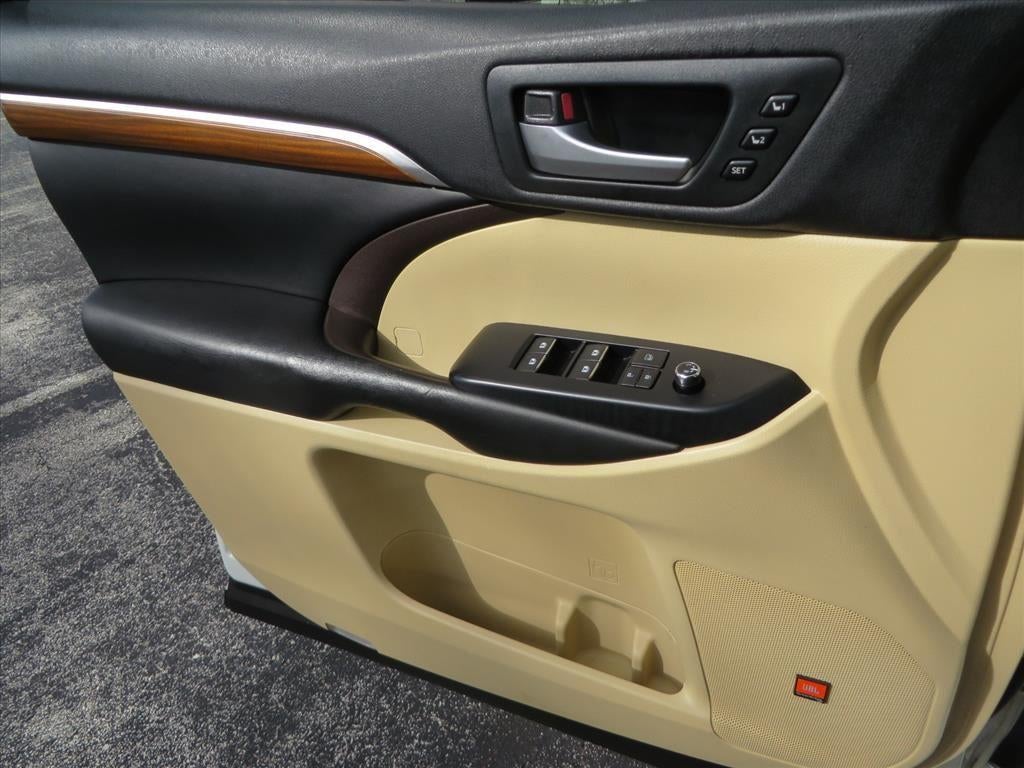 2017 Toyota Highlander Limited Platinum